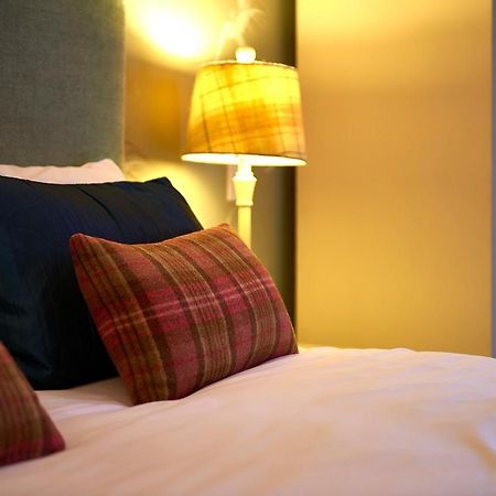 The Red Lion Hawkshaw Hotel บิวรี่ ภายนอก รูปภาพ