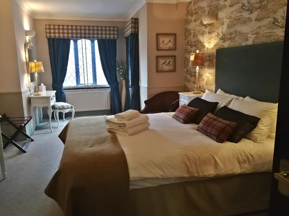 The Red Lion Hawkshaw Hotel บิวรี่ ภายนอก รูปภาพ