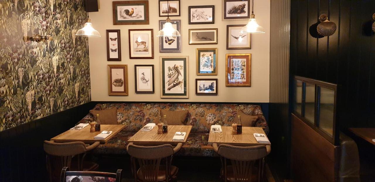 The Red Lion Hawkshaw Hotel บิวรี่ ภายนอก รูปภาพ