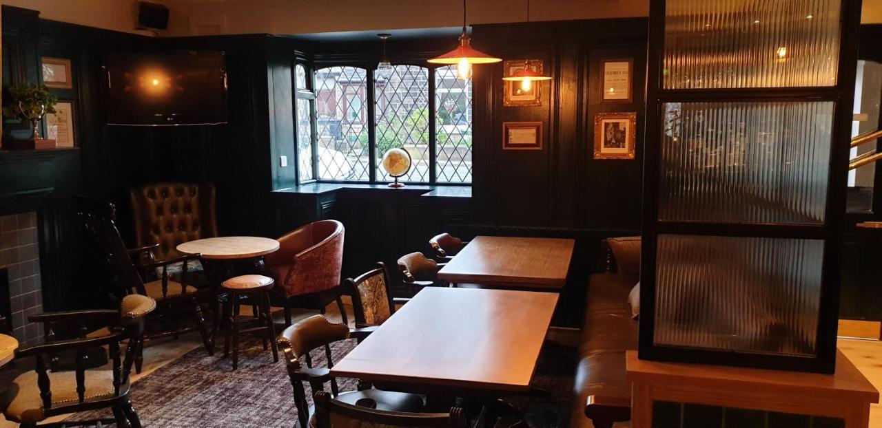 The Red Lion Hawkshaw Hotel บิวรี่ ภายนอก รูปภาพ