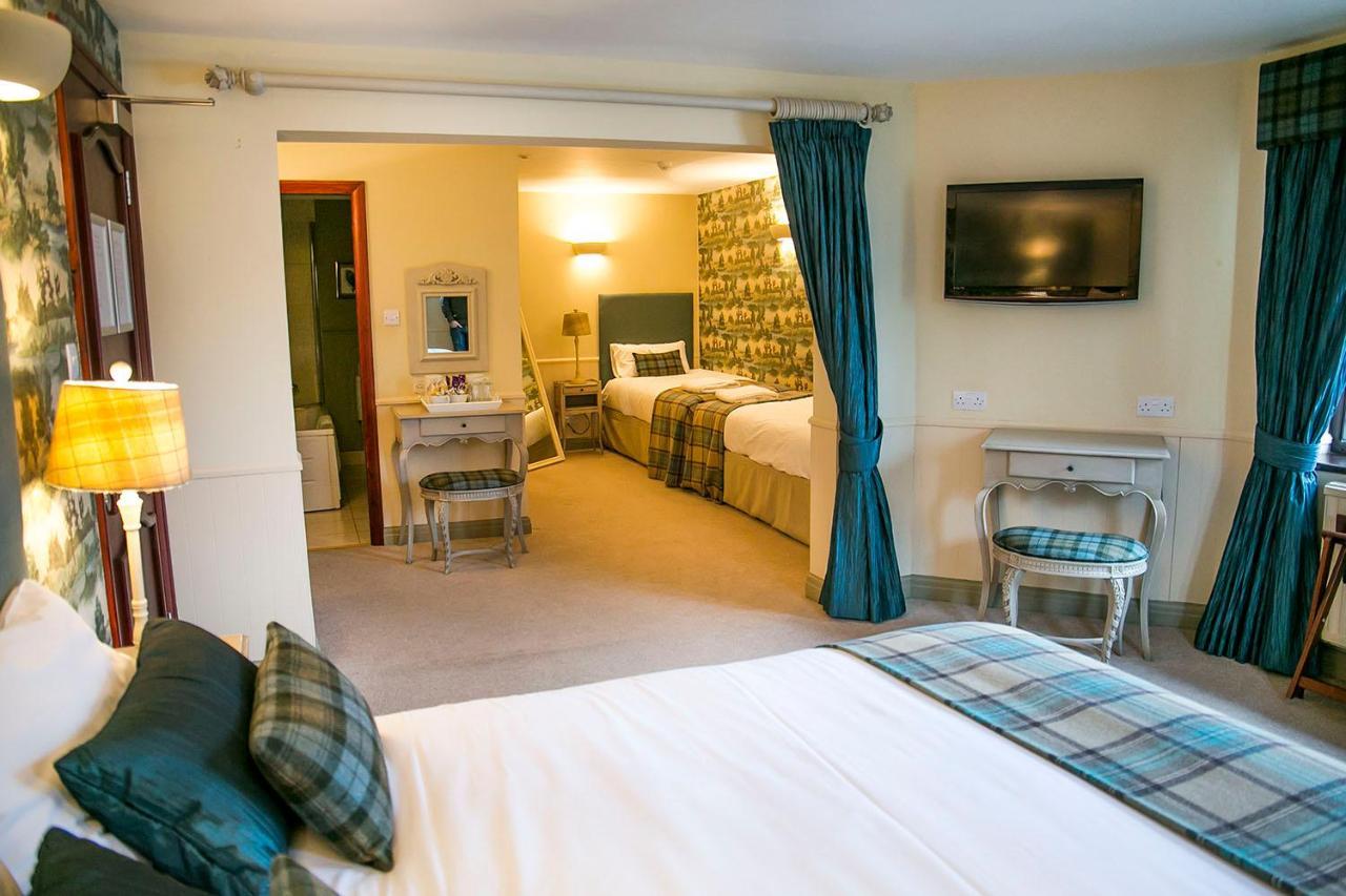 The Red Lion Hawkshaw Hotel บิวรี่ ภายนอก รูปภาพ