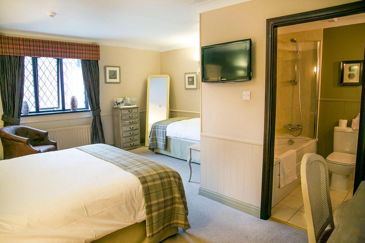 The Red Lion Hawkshaw Hotel บิวรี่ ภายนอก รูปภาพ