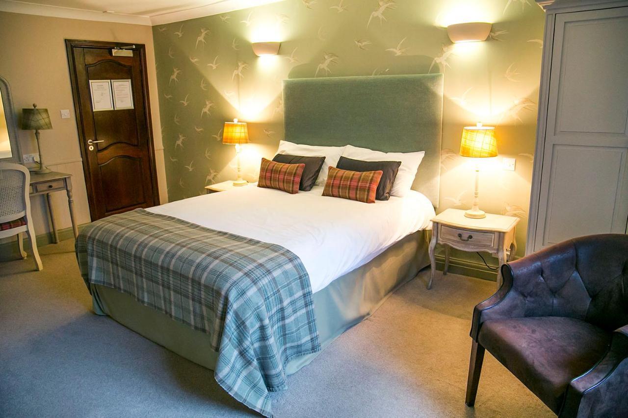 The Red Lion Hawkshaw Hotel บิวรี่ ภายนอก รูปภาพ